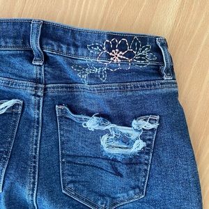 American eagle distressed jeans
